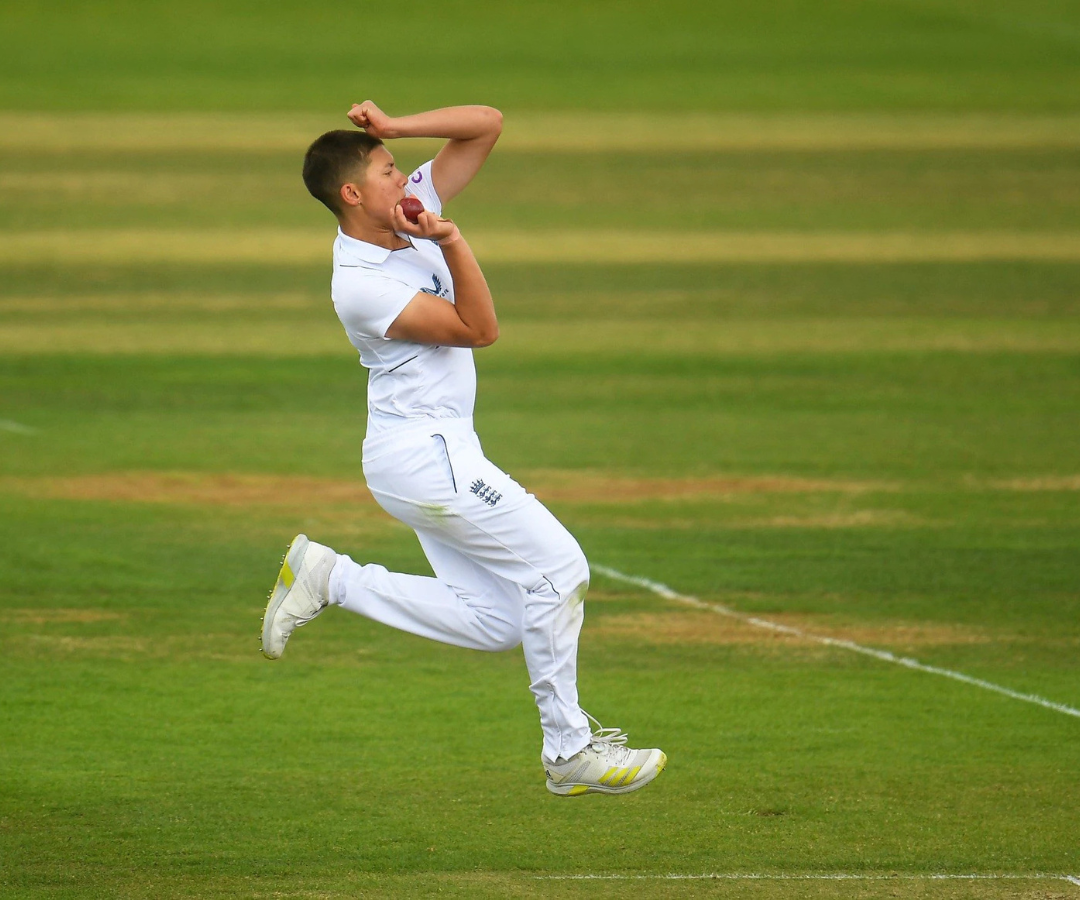 Mastering the Art of Fast Bowling: Tips & Techniques